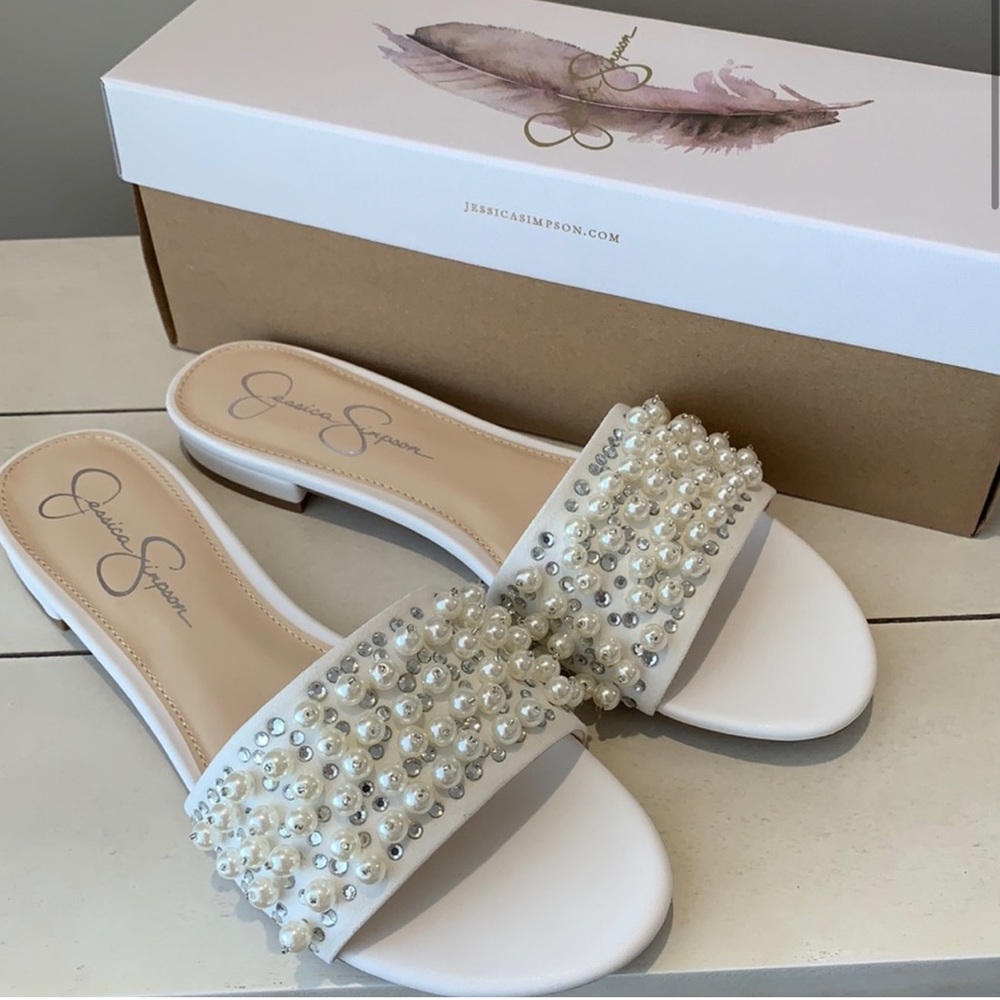 Jessica Simpson Pearl Slides size 8